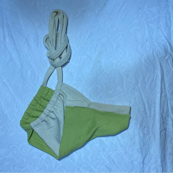 Super Cute Crop Top Bralette Color Block Peekaboo Cutout Peephole Ribbed XS-S - Picture 5 of 5